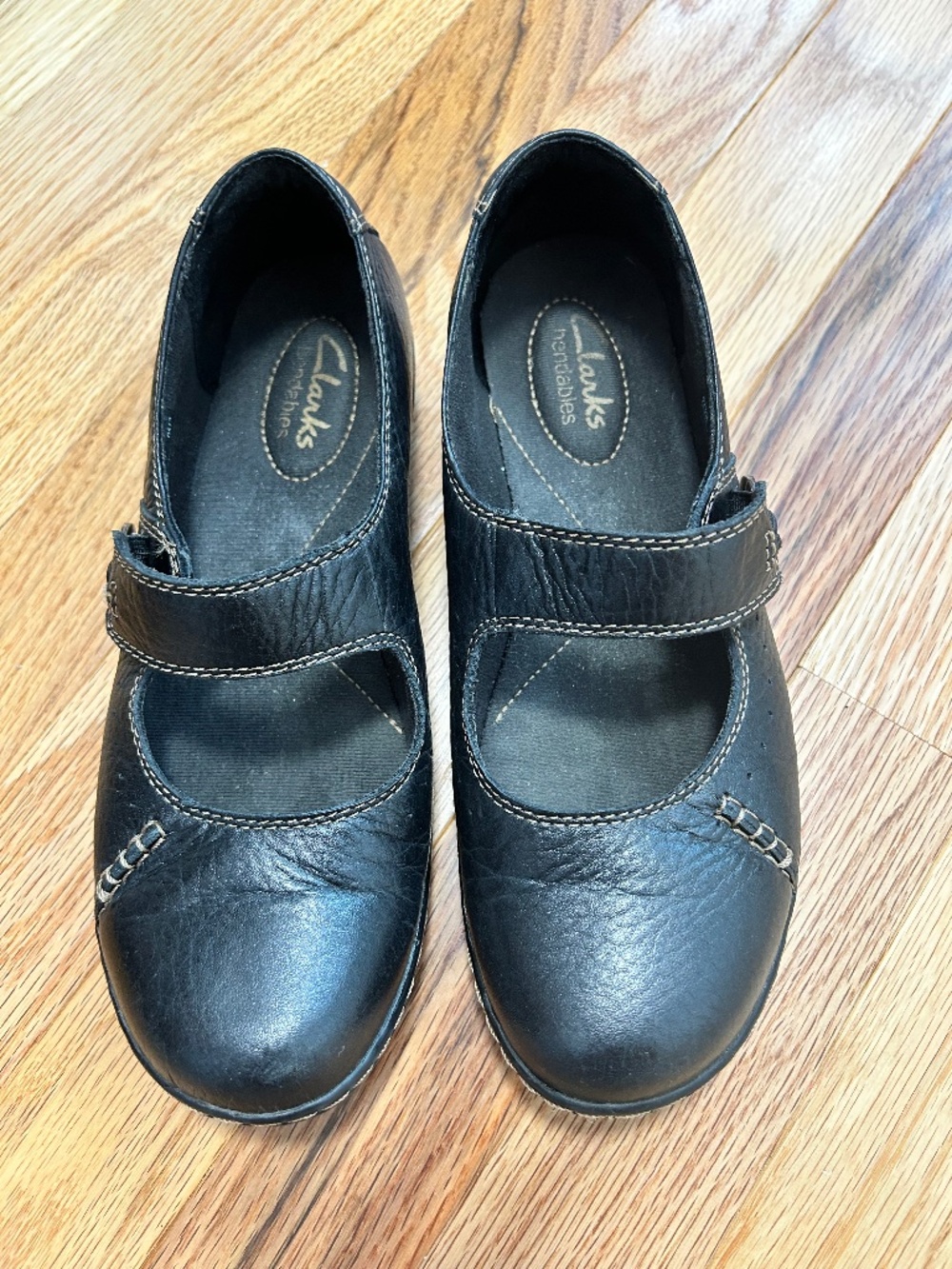 Clarks Bendables Black Leather Mary Jane Flats – Women's Size 6M